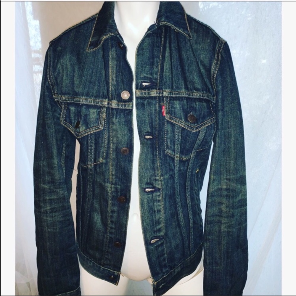 Like New! Levi’s Denim Jacket